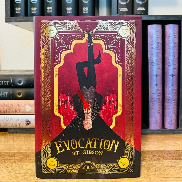 Fairyloot Exclusive Signed Edition Evocation by S.T. Gibson - Picture 2 of 13